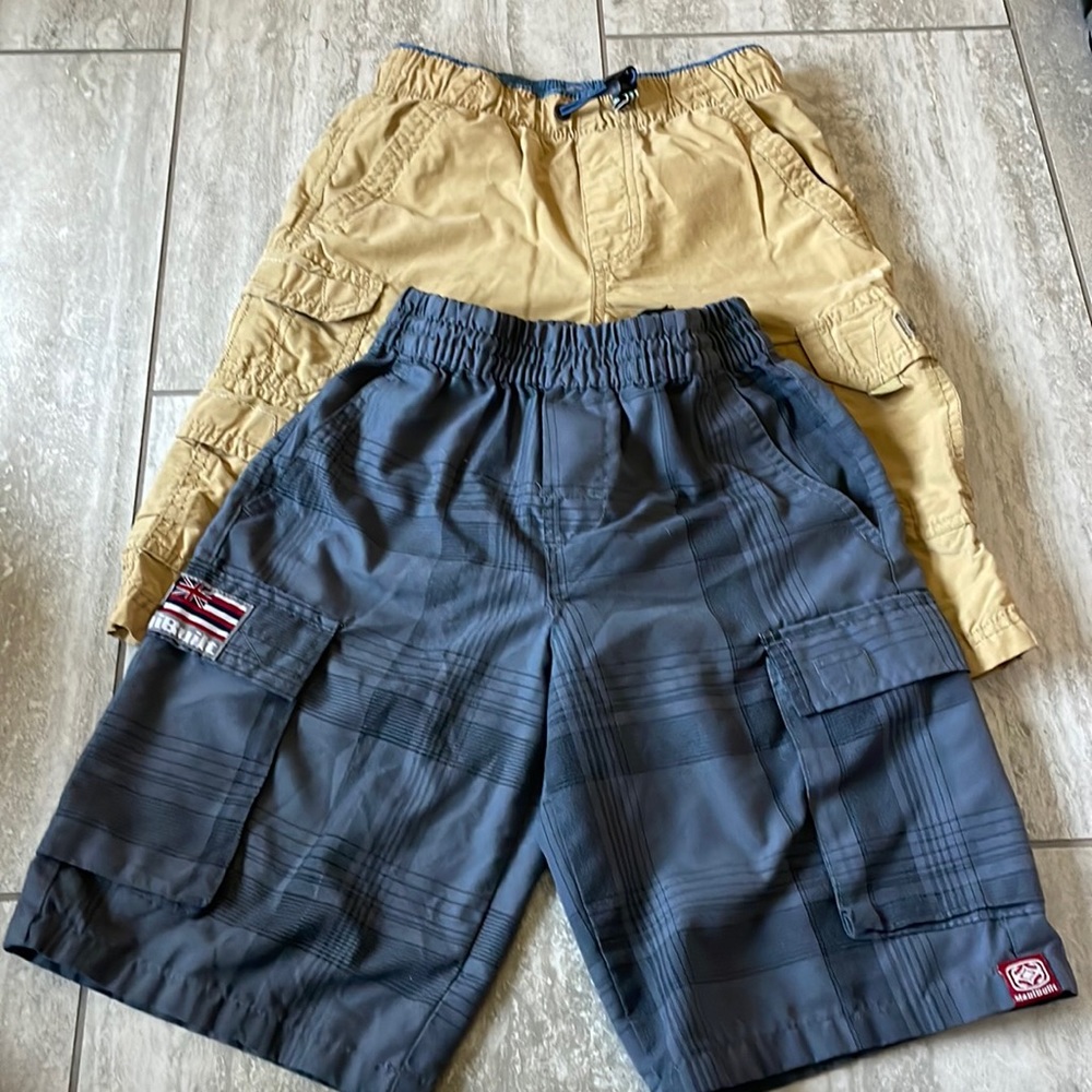 Bundle of 2 preloved shorts Small (gray &gold)Union bay n yago